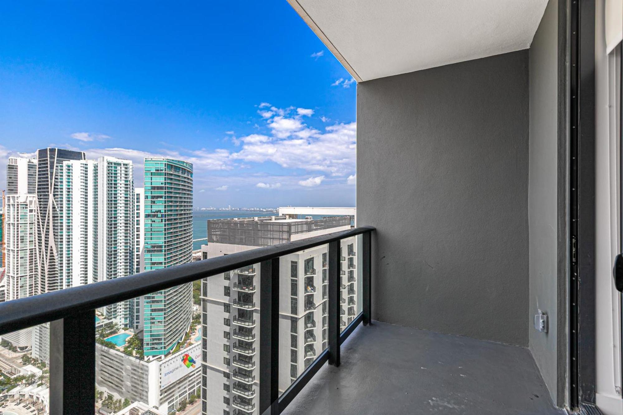Apartamento Grand Vista 4501